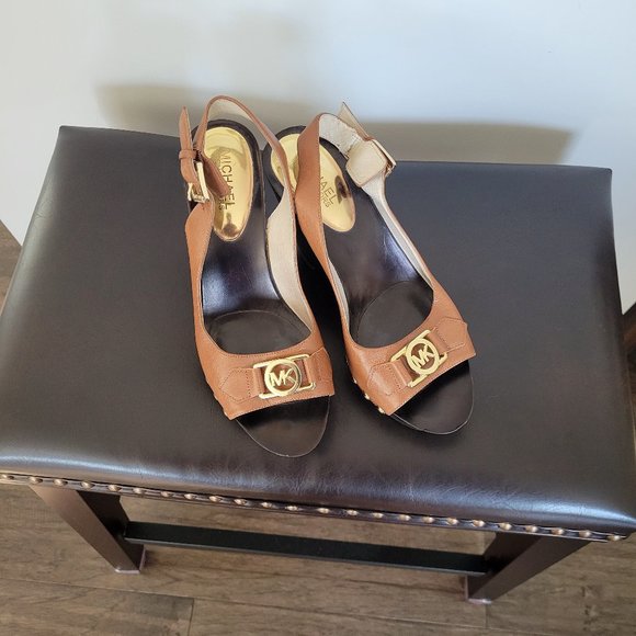 Shoes - Picture 1 of 2